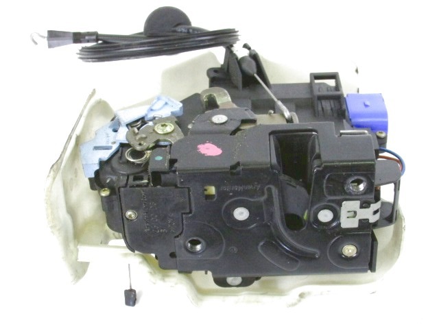 CENTRALNO ZAKLEPANJE PREDNIH LEVIH VRAT OEM N. 3D1837015AD ORIGINAL REZERVNI DEL VOLKSWAGEN GOLF V 1K1 1K5 MK5 BER/SW (02/2004-11/2008) DIESEL LETNIK 2006