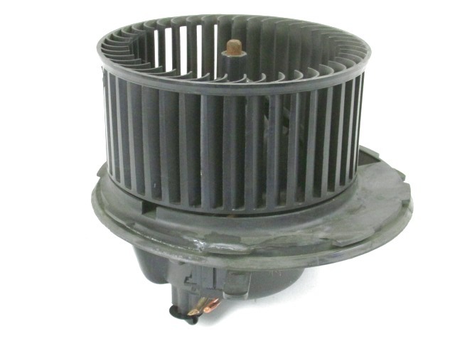 VENTILATOR  KABINE  OEM N. 1K1819015 ORIGINAL REZERVNI DEL VOLKSWAGEN GOLF V 1K1 1K5 MK5 BER/SW (02/2004-11/2008) DIESEL LETNIK 2006