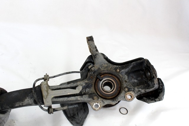 VRTLJIVI LEZAJ DESNO / PESTO KOLESA Z LEZAJEM SPREDAJ OEM N. 60624976 ORIGINAL REZERVNI DEL ALFA ROMEO 147 937 (2001 - 2005)DIESEL LETNIK 2003