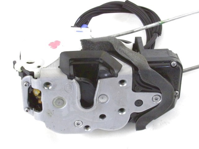 CENTRALNI ZAKLEP SPREDNJIH VRAT  OEM N. 13579523 ORIGINAL REZERVNI DEL OPEL MOKKA J13 (2012 - 2015)DIESEL LETNIK 2014