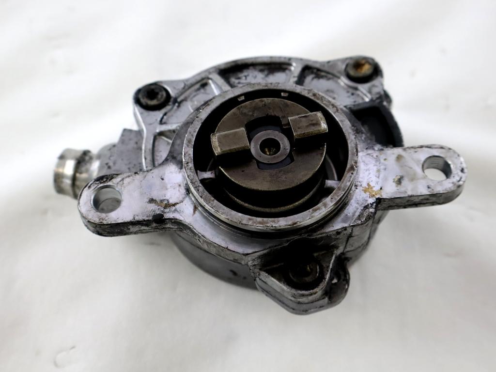 VAKUUM CRPALKA OEM N. 8200478188 ORIGINAL REZERVNI DEL OPEL VIVARO X83 (2001 - 2006) DIESEL LETNIK 2005