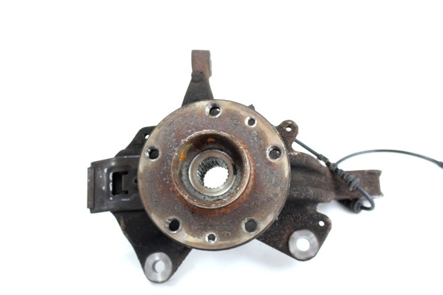 VRTLJIVI LEZAJ DESNO / PESTO KOLESA Z LEZAJEM SPREDAJ OEM N. 400147163R ORIGINAL REZERVNI DEL RENAULT MEGANE MK3 BZ0/1 B3 DZ0/1 KZ0/1 BER/SPORTOUR/ESTATE (2009 - 2015) DIESEL LETNIK 2010