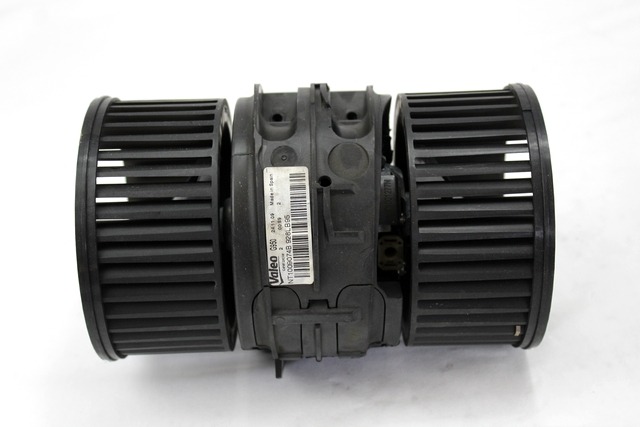 VENTILATOR  KABINE  OEM N. 272108241R ORIGINAL REZERVNI DEL RENAULT MEGANE MK3 BZ0/1 B3 DZ0/1 KZ0/1 BER/SPORTOUR/ESTATE (2009 - 2015) DIESEL LETNIK 2010