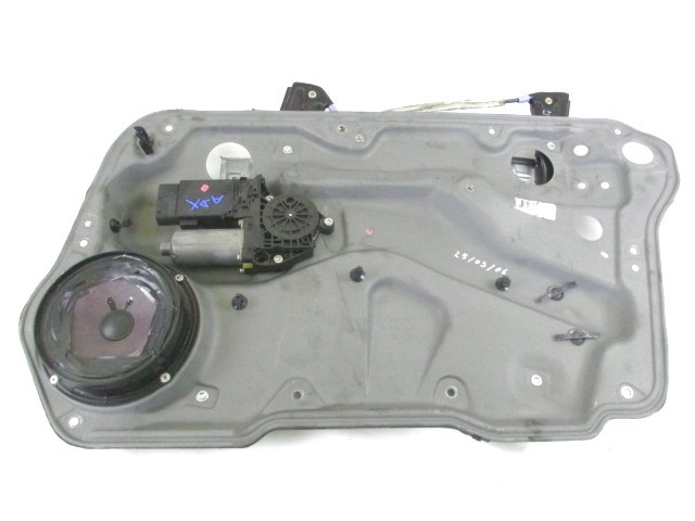 MEHANIZEM DVIGA SPREDNJIH STEKEL  OEM N. 8456 SISTEMA ALZACRISTALLO PORTA ANTERIORE ELETTRI ORIGINAL REZERVNI DEL VOLKSWAGEN GOLF IV 1J1 1E7 1J5 MK4 BER/SW (1998 - 2004) DIESEL LETNIK 1999