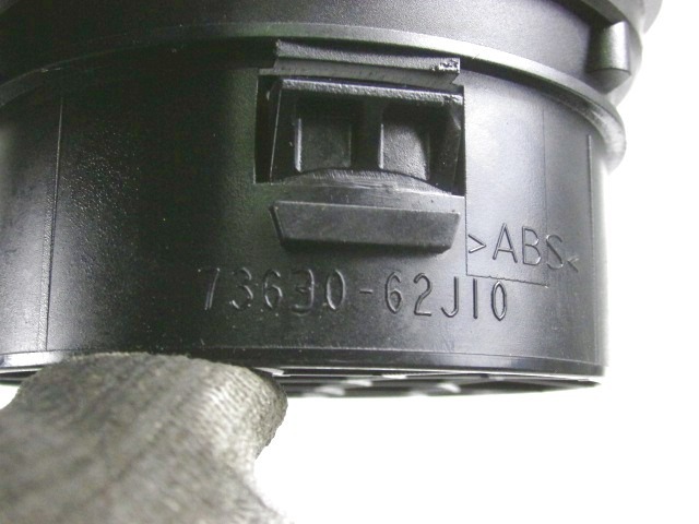 ODVOD ZRAKA OEM N. 73630-62J10 ORIGINAL REZERVNI DEL SUZUKI SWIFT MZ EZ MK3 (2004 - 2010) BENZINA LETNIK 2006