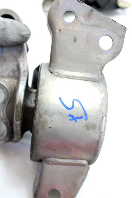 NOSILCI MOTORJA/DRUGO OEM N. 51815197 ORIGINAL REZERVNI DEL FIAT DOBLO 263 MK2 (2009 -2015)DIESEL LETNIK 2011