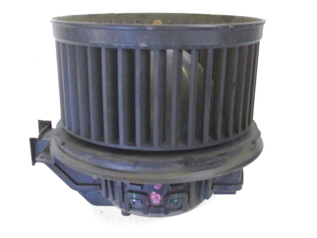 VENTILATOR  KABINE  OEM N. VP8E2H-18456-AA ORIGINAL REZERVNI DEL FORD FIESTA CB1 CNN MK6 (09/2008 - 11/2012) DIESEL LETNIK 2010