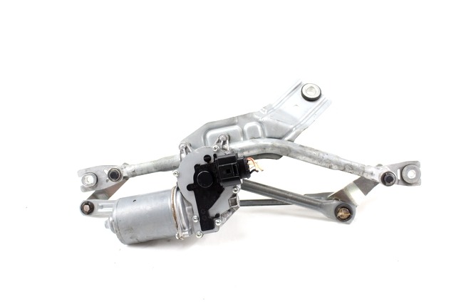 MOTORCEK PREDNJIH BRISALCEV OEM N. 52061796 ORIGINAL REZERVNI DEL FIAT PUNTO 199 MK3 (2011 - 2017)DIESEL LETNIK 2014