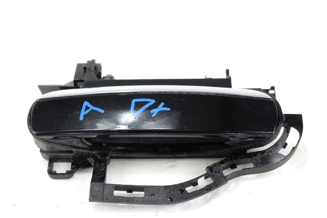 ZUNANJA KLJUKA SPREDNJA DESNA VRATA OEM N. 4F0837208B ORIGINAL REZERVNI DEL AUDI A6 C6 4F2 4FH 4F5 BER/SW/ALLROAD (07/2004 - 10/2008) DIESEL LETNIK 2008