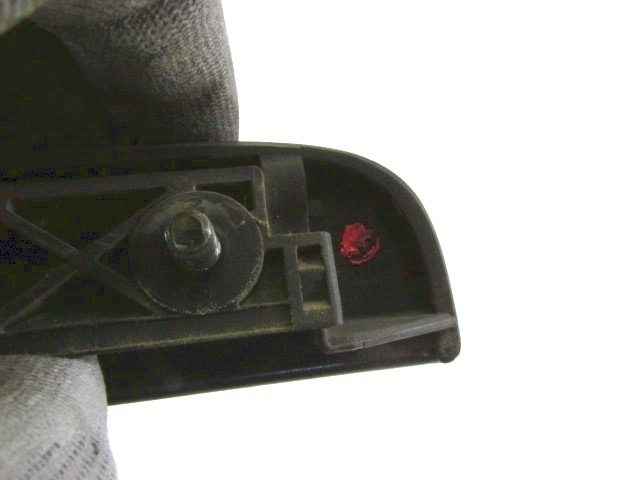 ZUNANJA KLJUKA ZADNJA LEVA VRATA OEM N. 1018498 ORIGINAL REZERVNI DEL OPEL AGILA A H00 (2000 - 2008) BENZINA LETNIK 2001