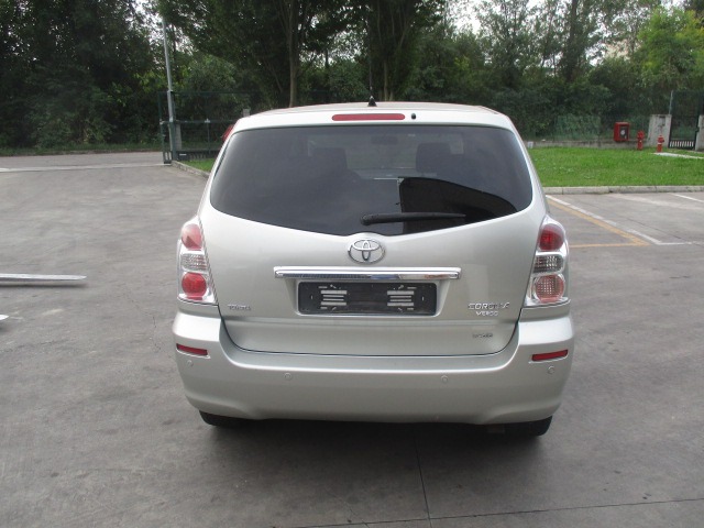 TOYOTA COROLLA VERSO 2.2 D 100KW 6M 5P (2009) RICAMBI IN MAGAZZINO 