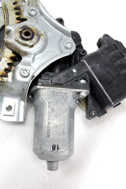 MEHANIZEM DVIGA SPREDNJIH STEKEL  OEM N. 19254 SISTEMA ALZACRISTALLO PORTA ANTERIORE ELETTR ORIGINAL REZERVNI DEL TOYOTA YARIS P9 MK2 R (2009 - 2011)BENZINA LETNIK 2011