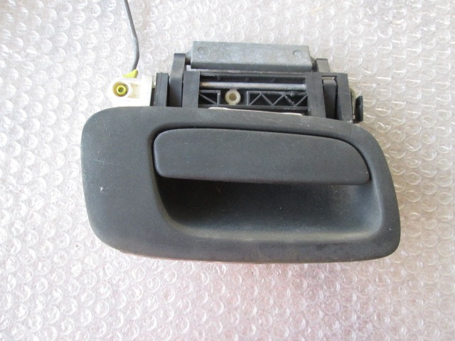 ZUNANJA KLJUKA SPREDNJA DESNA VRATA OEM N. 138222 ORIGINAL REZERVNI DEL OPEL ASTRA G T98 5P/3P/SW (1998 - 2003) DIESEL LETNIK 2004