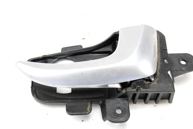 NOTRANJA KLJUKA  OEM N. 82623-GD000 ORIGINAL REZERVNI DEL HYUNDAI I30 GD MK2 (2011 - 2017)DIESEL LETNIK 2013