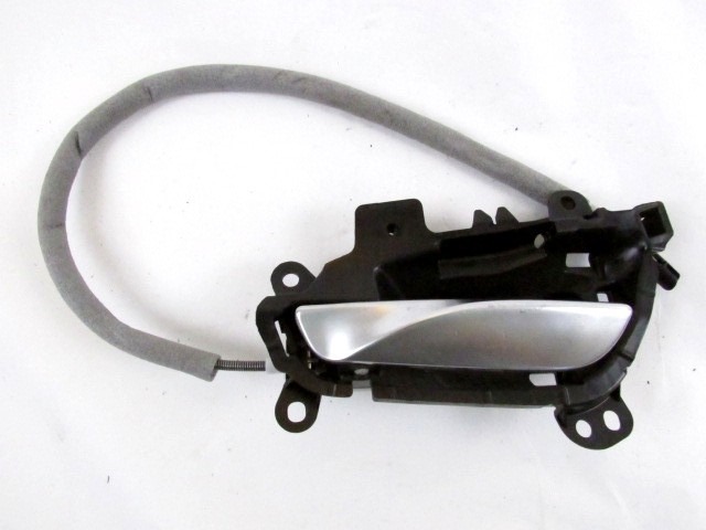 NOTRANJA KLJUKA  OEM N. 51417240411 ORIGINAL REZERVNI DEL BMW SERIE 1 BER/COUPE F20/F21 (2011 - 2015) DIESEL LETNIK 2013