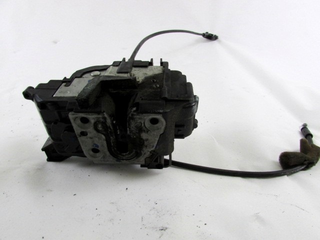 CENTRALNI ZAKLEP SPREDNJIH VRAT  OEM N. 8200300125 ORIGINAL REZERVNI DEL RENAULT CLIO BR0//1 CR0/1 KR0/1 MK3 R (05/2009 - 2013) DIESEL LETNIK 2011