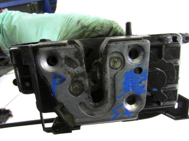 CENTRALNA KLJUCAVNICA ZADJIH LEVIH VRAT OEM N. 8200300128 ORIGINAL REZERVNI DEL RENAULT CLIO BR0//1 CR0/1 KR0/1 MK3 R (05/2009 - 2013) DIESEL LETNIK 2011