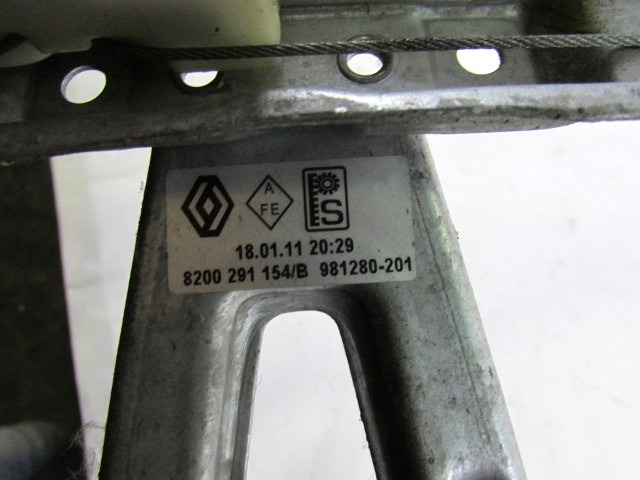 ROCNI SISTEM ZA DVIGOVANJE ZADNJEGA STEKLA  OEM N. 8200291154 ORIGINAL REZERVNI DEL RENAULT CLIO BR0//1 CR0/1 KR0/1 MK3 R (05/2009 - 2013) DIESEL LETNIK 2011