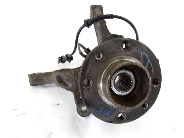 LEVI VRTLJIVI LEZAJ / PESTO KOLESA Z LEZAJEM SPREDAJ OEM N. 8200345944 ORIGINAL REZERVNI DEL RENAULT CLIO BR0//1 CR0/1 KR0/1 MK3 R (05/2009 - 2013) DIESEL LETNIK 2011