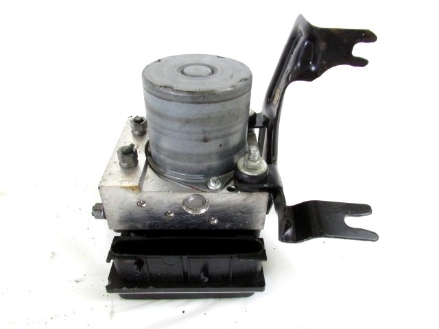 ABS AGREGAT S PUMPO OEM N. 8201124904 ORIGINAL REZERVNI DEL RENAULT CLIO BR0//1 CR0/1 KR0/1 MK3 R (05/2009 - 2013) DIESEL LETNIK 2011