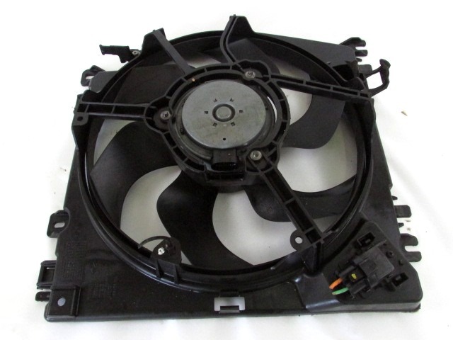 VENTILATOR HLADILNIKA OEM N. 8200748439 ORIGINAL REZERVNI DEL RENAULT CLIO BR0//1 CR0/1 KR0/1 MK3 R (05/2009 - 2013) DIESEL LETNIK 2011