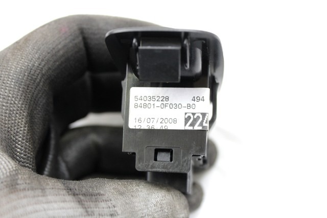 ZADNJE STIKALO OEM N. 84801-0F030 ORIGINAL REZERVNI DEL TOYOTA COROLLA VERSO ZER ZZE12 R1 (2004 - 2009) DIESEL LETNIK 2009