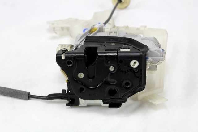 CENTRALNO ZAKLEPANJE ZADNJIH DESNIH VRAT OEM N. 4G0839016 ORIGINAL REZERVNI DEL VOLKSWAGEN TOUAREG 7P5 7P6 MK2 (2010 - 2018)DIESEL LETNIK 2010