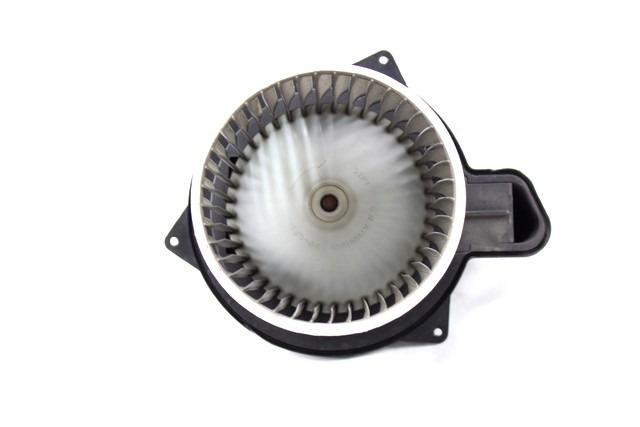 VENTILATOR  KABINE  OEM N. 5N8727000 ORIGINAL REZERVNI DEL LANCIA Y YPSILON 312 (dal 2011)BENZINA/GPL LETNIK 2012