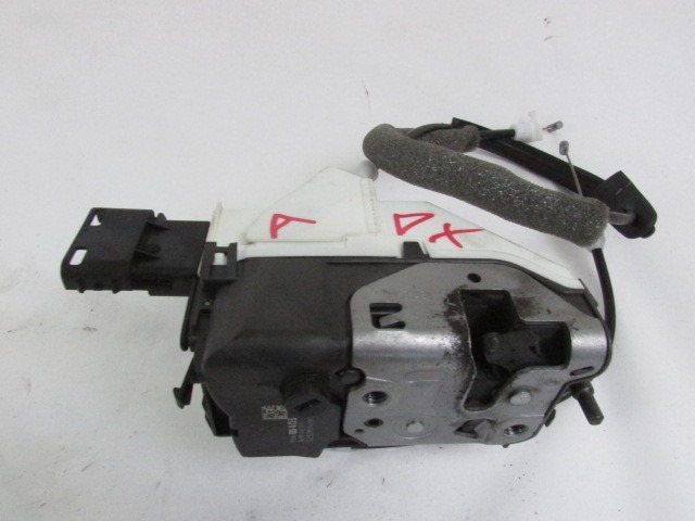 CENTRALNI ZAKLEP SPREDNJIH VRAT  OEM N. PSA828405 ORIGINAL REZERVNI DEL PEUGEOT PARTNER TEPEE MK2 (2008 - 2015) DIESEL LETNIK 2012