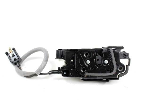 CENTRALNI ZAKLEP SPREDNJIH VRAT  OEM N. 5K1837016D ORIGINAL REZERVNI DEL VOLKSWAGEN GOLF VI 5K1 517 AJ5 MK6 (2008-2012) BENZINA LETNIK 2012