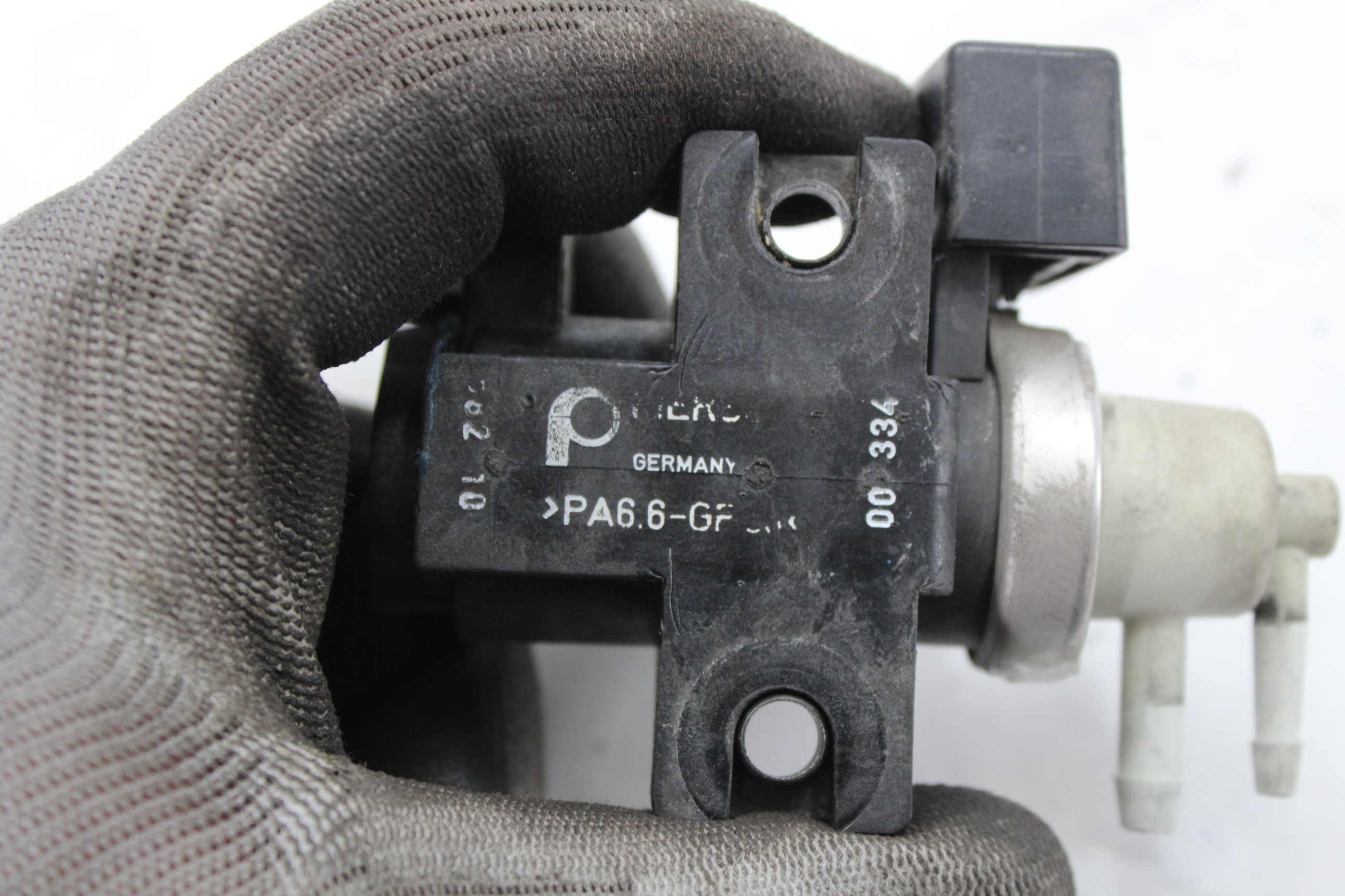 ELEKTROVENTIL  OEM N. 46768250 ORIGINAL REZERVNI DEL ALFA ROMEO 156 932 BER/SW (2000 - 2003)DIESEL LETNIK 2001