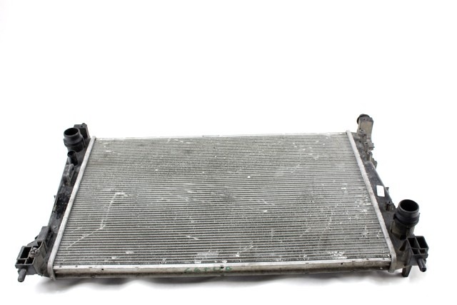 RADIATOR VODE OEM N. 51896964 ORIGINAL REZERVNI DEL FIAT BRAVO 198 (02/2007 - 2010) DIESEL LETNIK 2008