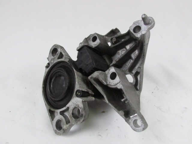 NOSILCI MOTORJA/DRUGO OEM N. 8200267625B ORIGINAL REZERVNI DEL RENAULT CLIO BB CB MK2 R / CLIO STORIA (05/2001 - 2012) DIESEL LETNIK 2003