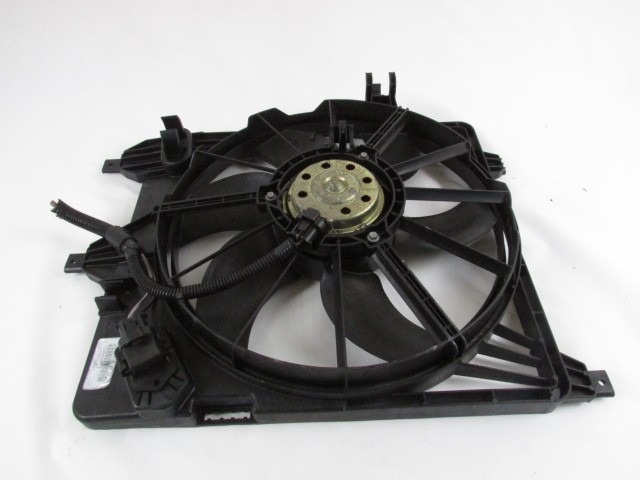 VENTILATOR HLADILNIKA OEM N. (D)7701070217 ORIGINAL REZERVNI DEL RENAULT CLIO BB CB MK2 R / CLIO STORIA (05/2001 - 2012) DIESEL LETNIK 2003