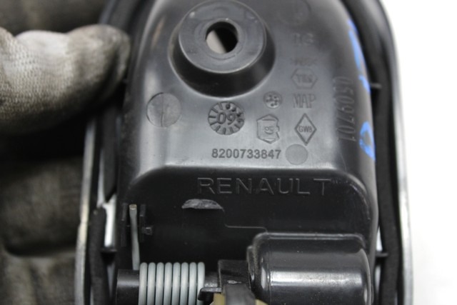 NOTRANJA KLJUKA  OEM N. 8200733847 ORIGINAL REZERVNI DEL DACIA SANDERO MK1 (2008 - 2012) BENZINA/GPL LETNIK 2009