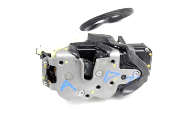 CENTRALNI ZAKLEP SPREDNJIH VRAT  OEM N. 13577984 ORIGINAL REZERVNI DEL OPEL ASTRA J P10 5P/3P/SW (2010 - 2015) DIESEL LETNIK 2011