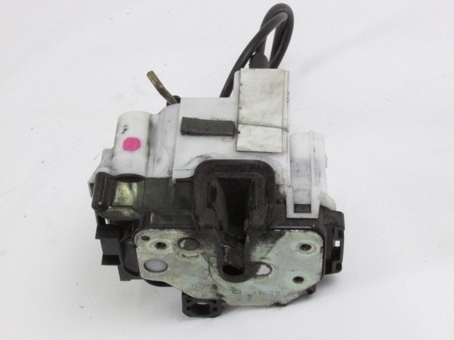 CENTRALNI ZAKLEP SPREDNJIH VRAT  OEM N. 46803510 ORIGINAL REZERVNI DEL FIAT PANDA 169 (2003 - 08/2009) DIESEL LETNIK 2006