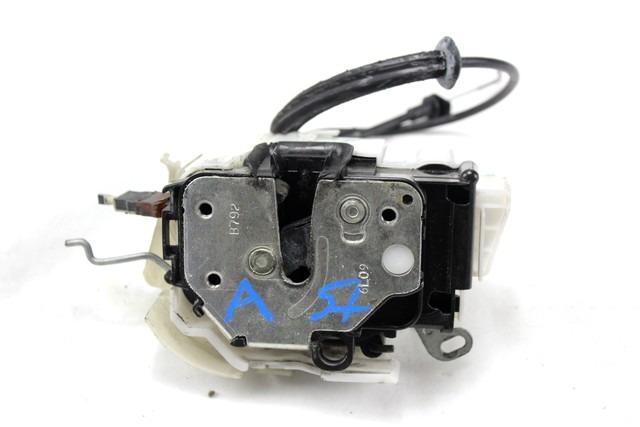 CENTRALNO ZAKLEPANJE PREDNIH LEVIH VRAT OEM N. 50513056 ORIGINAL REZERVNI DEL ALFA ROMEO 159 939 BER/SW (2005 - 2013) DIESEL LETNIK 2009