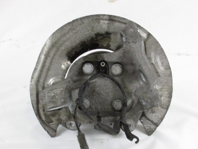 LEVI VRTLJIVI LEZAJ / PESTO KOLESA Z LEZAJEM SPREDAJ OEM N. 31216764443 ORIGINAL REZERVNI DEL BMW SERIE 3 BER/SW/COUPE/CABRIO E90/E91/E92/E93 (2005 -2009) DIESEL LETNIK 2006