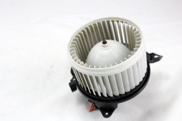 VENTILATOR  KABINE  OEM N. 13335075 ORIGINAL REZERVNI DEL OPEL CORSA E X15 (2014 - 2019)BENZINA LETNIK 2015