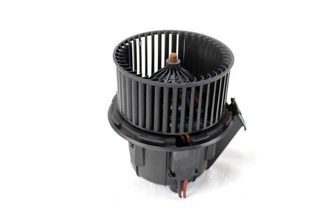 VENTILATOR  KABINE  OEM N. T4054001 ORIGINAL REZERVNI DEL CITROEN DS3 (2009 - 2014) BENZINA/GPL LETNIK 2010