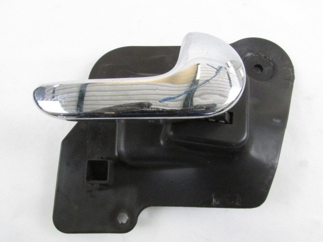 NOTRANJA KLJUKA  OEM N. 13121861 ORIGINAL REZERVNI DEL OPEL MERIVA A X03 (2003 - 2006) BENZINA LETNIK 2006