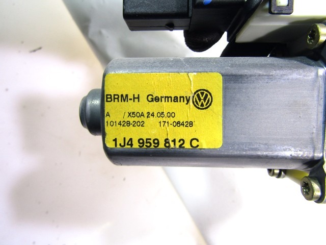 MOTORCEK ELEKTRICNEGA POMIKA ZADNJEGA STEKLA  OEM N. 1J4959812C ORIGINAL REZERVNI DEL VOLKSWAGEN GOLF IV 1J1 1E7 1J5 MK4 BER/SW (1998 - 2004) BENZINA LETNIK 2000