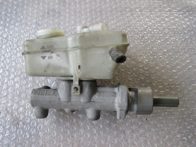 ZAVORNI CILINDER OEM N. 6Q0611019Q ORIGINAL REZERVNI DEL VOLKSWAGEN POLO 9N (10/2001 - 2005) DIESEL LETNIK 2004