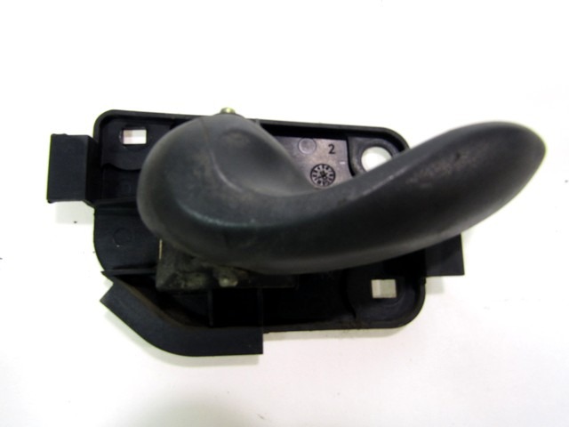 NOTRANJA KLJUKA  OEM N. 735268773 ORIGINAL REZERVNI DEL FIAT PUNTO 188 188AX MK2 (1999 - 2003) BENZINA LETNIK 2002