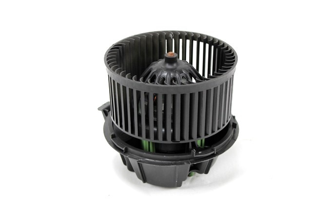 VENTILATOR  KABINE  OEM N. 272106020R ORIGINAL REZERVNI DEL DACIA DUSTER HS (2010 - 2017) BENZINA/GPL LETNIK 2014