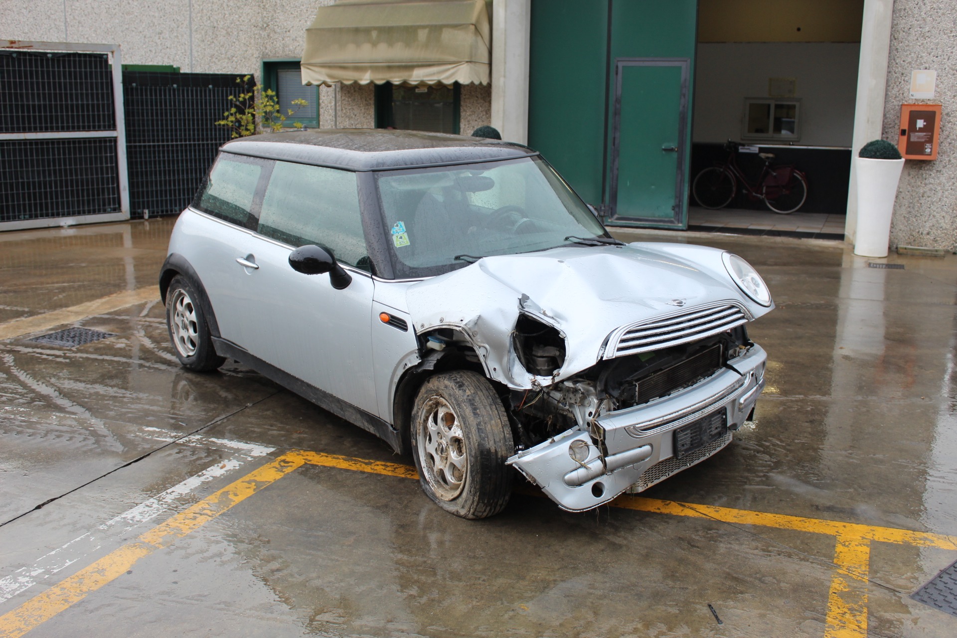 MINI COOPER 1.6 B 85KW 5M 3P (2004) RICAMBI IN MAGAZZINO 