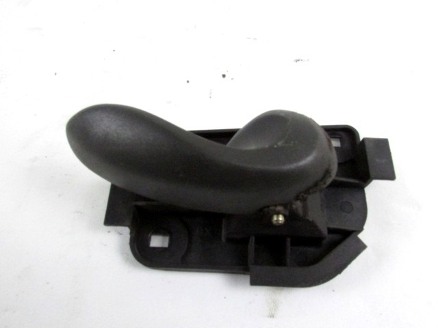 NOTRANJA KLJUKA  OEM N. 735267590 ORIGINAL REZERVNI DEL FIAT PUNTO 188 188AX MK2 (1999 - 2003) BENZINA LETNIK 2000