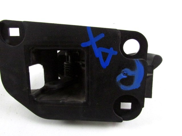 NOTRANJA KLJUKA  OEM N. 735267590 ORIGINAL REZERVNI DEL FIAT PUNTO 188 188AX MK2 (1999 - 2003) BENZINA LETNIK 2000