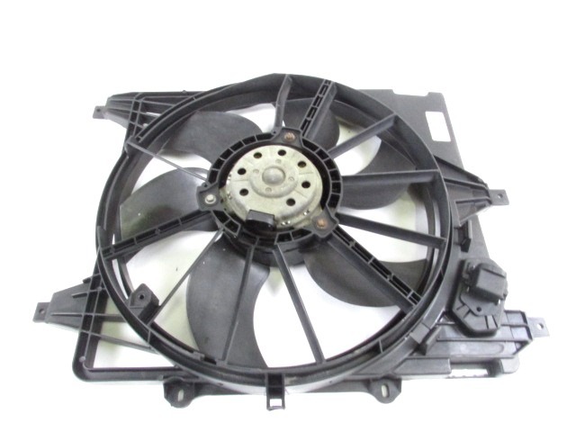 VENTILATOR HLADILNIKA OEM N. 7700428659 ORIGINAL REZERVNI DEL RENAULT CLIO BB CB MK2 R / CLIO STORIA (05/2001 - 2012) BENZINA LETNIK 2005